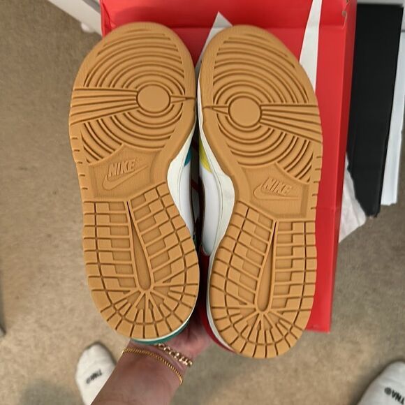 Nike NWT dunks women’s 7 youth 5.5 - Picture 6 of 6